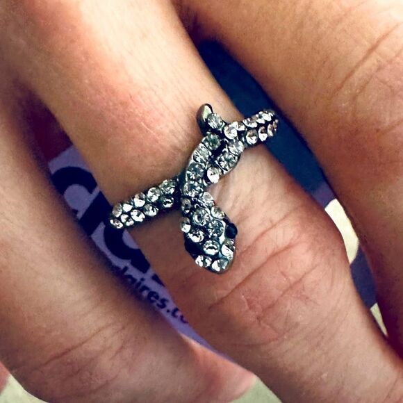Crystal Snake Wrap Gunmetal Claire’s Halloween Ring - Picture 1 of 6